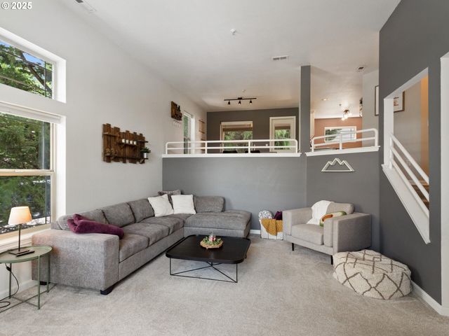 12130 Ne FREMONT St 4, Portland, OR 97220