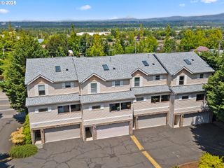 12130 Ne FREMONT St 4, Portland, OR 97220
