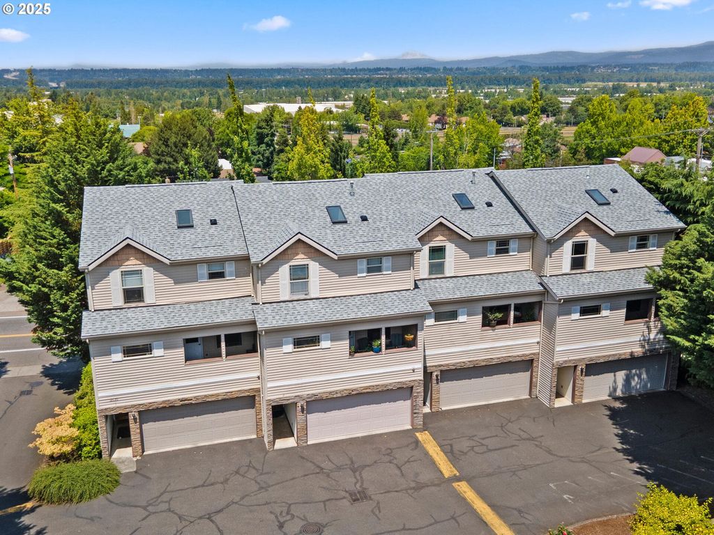 12130 Ne FREMONT St 4, Portland, OR 97220