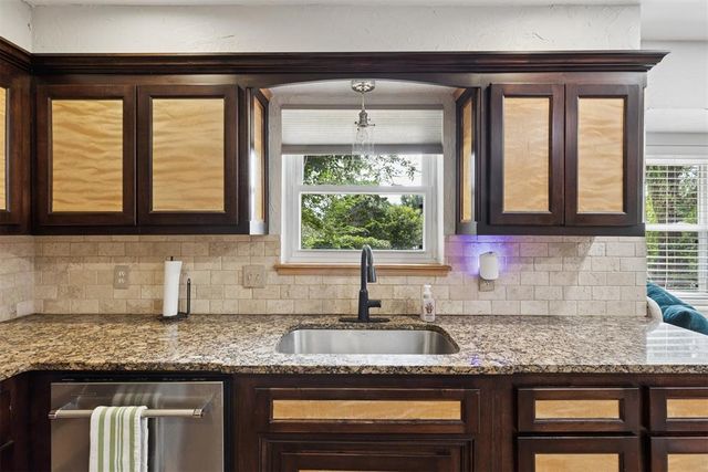 6904 Saint Mary's Place, Oklahoma City, OK 73132