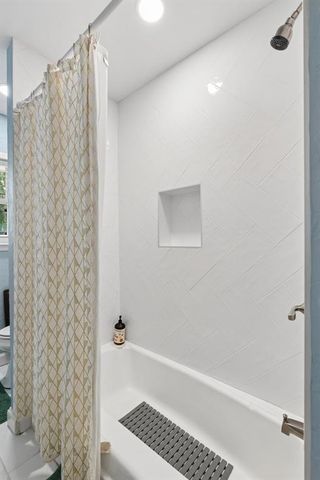 6904 Saint Mary's Place, Oklahoma City, OK 73132