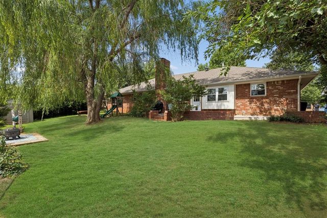 6904 Saint Mary's Place, Oklahoma City, OK 73132