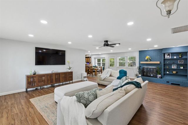 6904 Saint Mary's Place, Oklahoma City, OK 73132