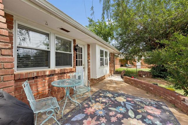 6904 Saint Mary's Place, Oklahoma City, OK 73132