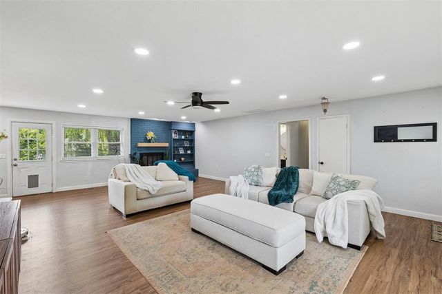 6904 Saint Mary's Place, Oklahoma City, OK 73132