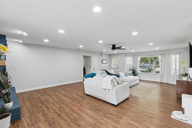 6904 Saint Mary's Place, Oklahoma City, OK 73132
