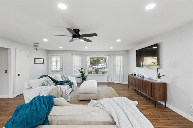 6904 Saint Mary's Place, Oklahoma City, OK 73132