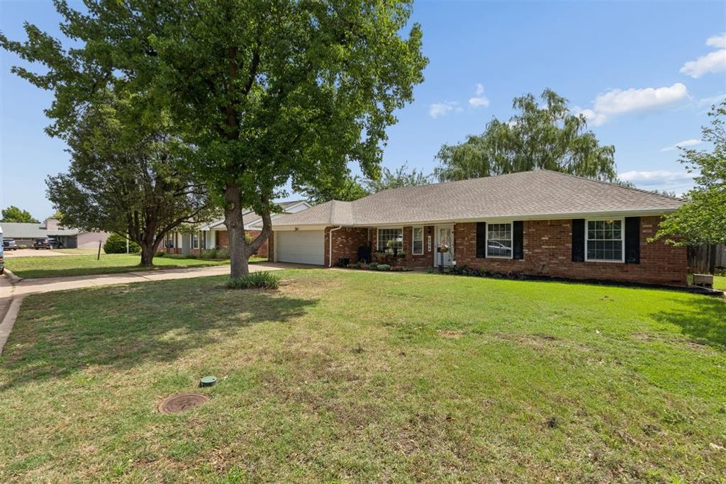 6904 Saint Mary's Place, Oklahoma City, OK 73132