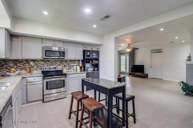 808 Courthouse Road, Gulfport, MS 39507