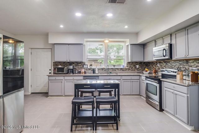 808 Courthouse Road, Gulfport, MS 39507