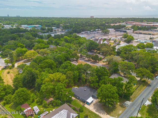 808 Courthouse Road, Gulfport, MS 39507