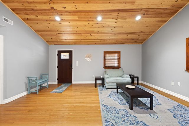 1510 Fins And Feathers Road, Burnside, KY 42519