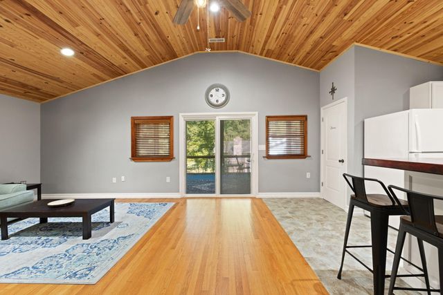1510 Fins And Feathers Road, Burnside, KY 42519