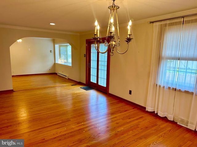 2432 W CHESTER PIKE, Broomall, PA 19008