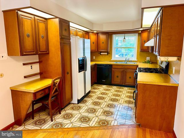 2432 W CHESTER PIKE, Broomall, PA 19008