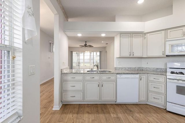 6002 SAILBOAT AVENUE, Tavares, FL 32778