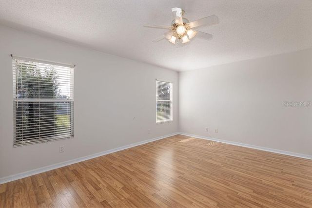 6002 SAILBOAT AVENUE, Tavares, FL 32778