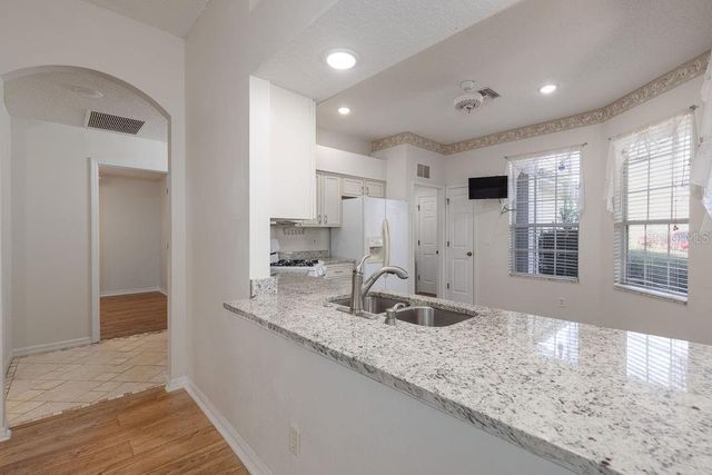 6002 SAILBOAT AVENUE, Tavares, FL 32778