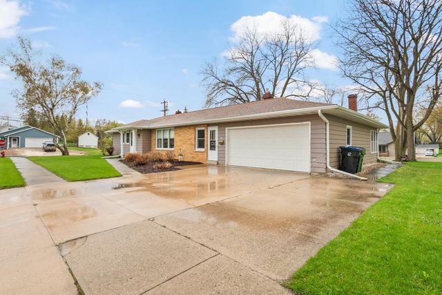 305 COLUMBUS AVENUE, Brillion, WI 54110