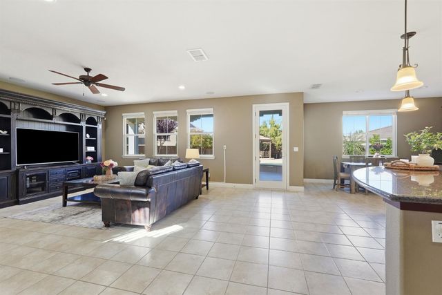 316 Rushford Ct, Roseville, CA 95747