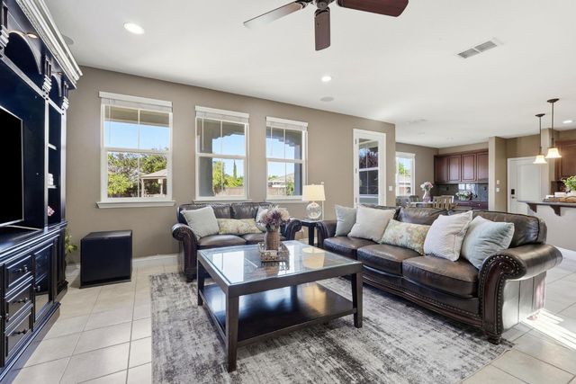 316 Rushford Ct, Roseville, CA 95747