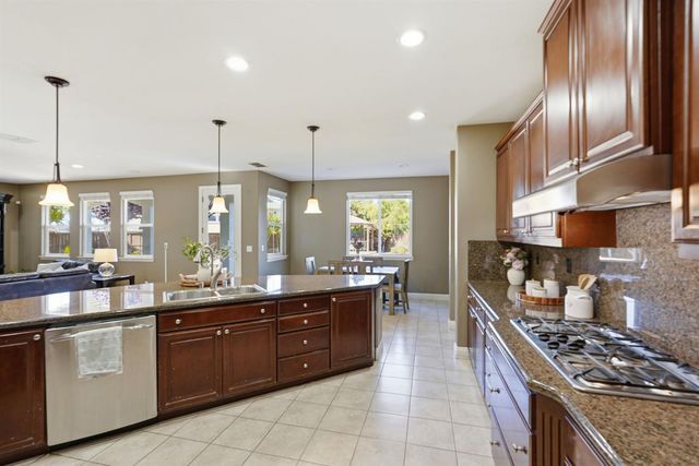 316 Rushford Ct, Roseville, CA 95747