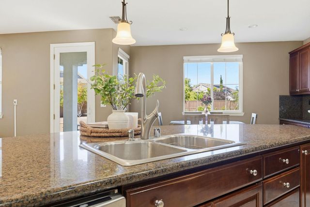 316 Rushford Ct, Roseville, CA 95747