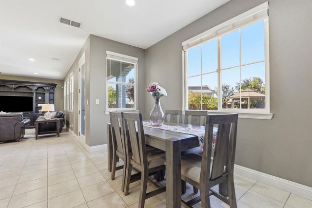 316 Rushford Ct, Roseville, CA 95747