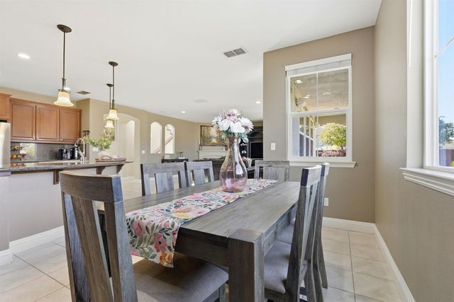 316 Rushford Ct, Roseville, CA 95747