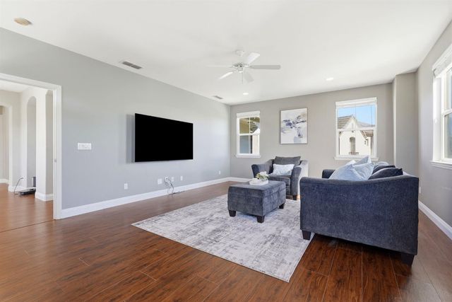 316 Rushford Ct, Roseville, CA 95747