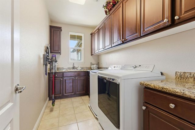 316 Rushford Ct, Roseville, CA 95747