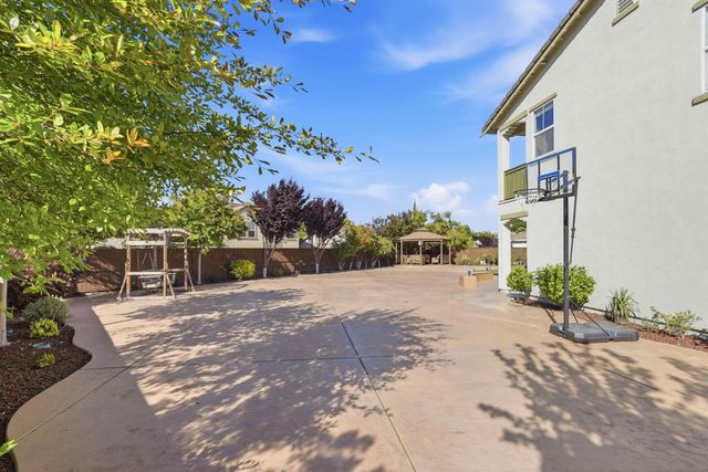316 Rushford Ct, Roseville, CA 95747