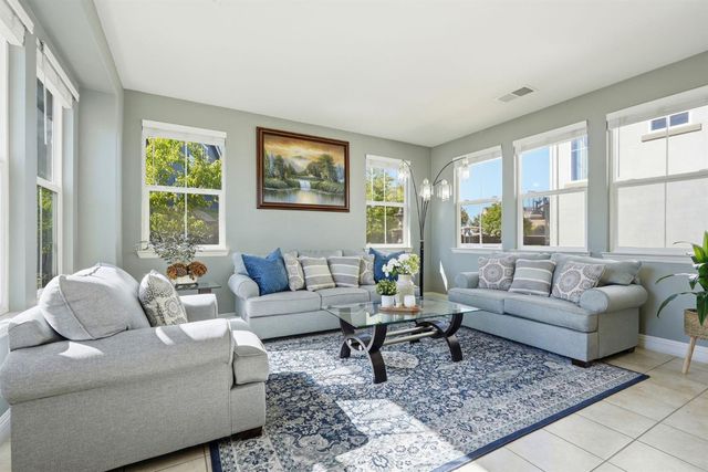 316 Rushford Ct, Roseville, CA 95747