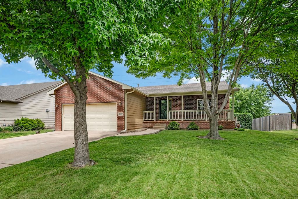 2037 N Ruger Cir, Andover, KS 67002
