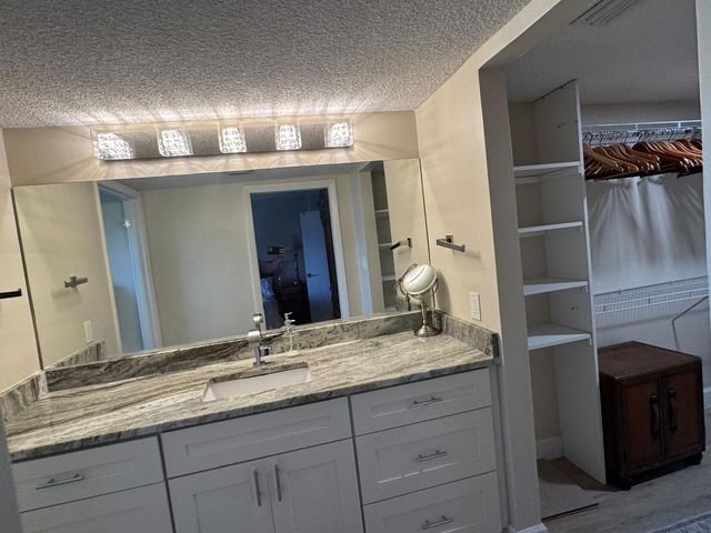 6698 10th Avenue N 112, Lake Worth, FL 33467