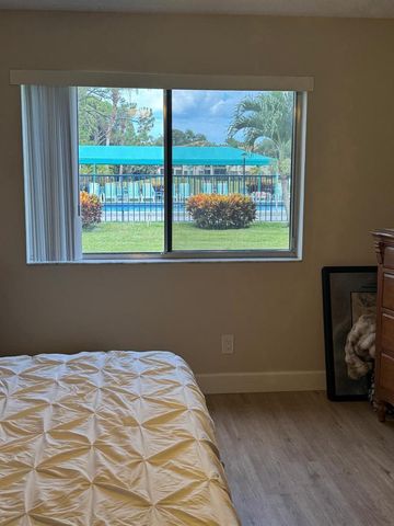 6698 10th Avenue N 112, Lake Worth, FL 33467