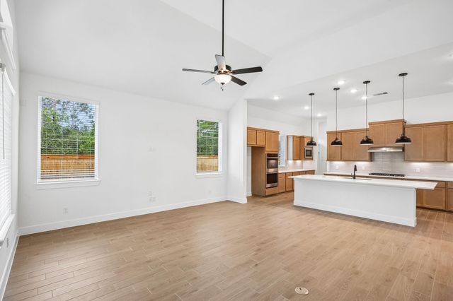 26027 S Outrider Banks, Montgomery, TX 77316