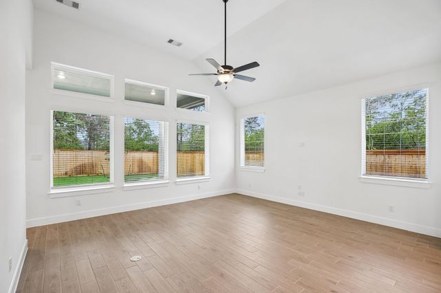26027 S Outrider Banks, Montgomery, TX 77316