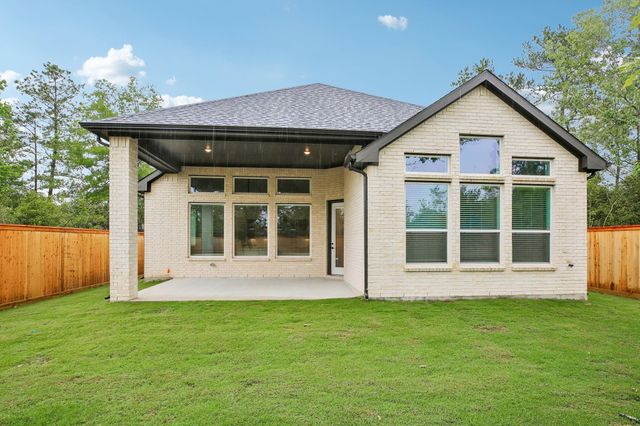 26027 S Outrider Banks, Montgomery, TX 77316