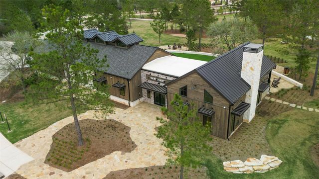 26027 S Outrider Banks, Montgomery, TX 77316