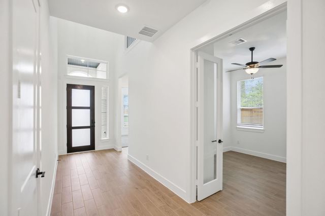 26027 S Outrider Banks, Montgomery, TX 77316