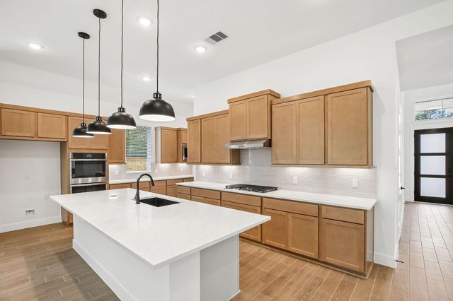 26027 S Outrider Banks, Montgomery, TX 77316