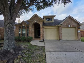 5226 Cottonwood Creek Lane, League City, TX 77573