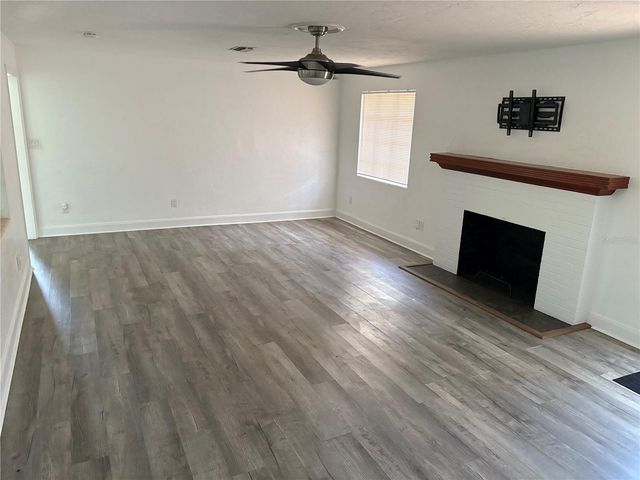 706 NW 20TH STREET, Gainesville, FL 32603
