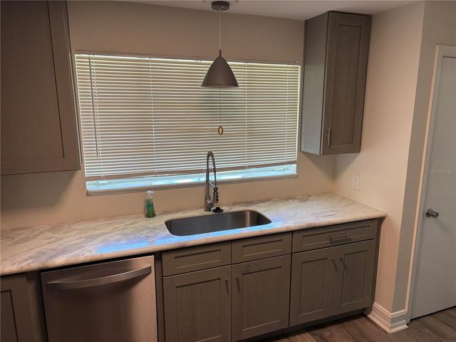 706 NW 20TH STREET, Gainesville, FL 32603