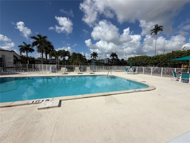 5020 NW 79th Ave 202, Doral, FL 33166