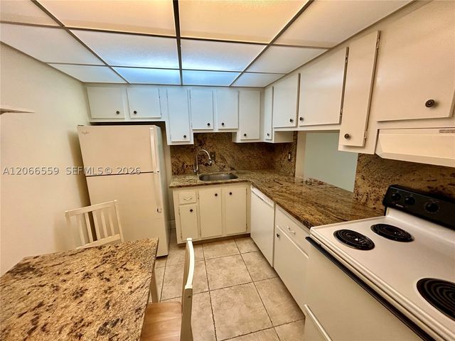 5020 NW 79th Ave 202, Doral, FL 33166