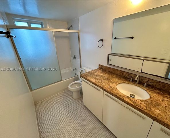 5020 NW 79th Ave 202, Doral, FL 33166