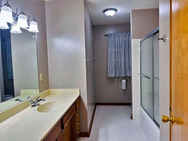 200 ROCKINGHAM DR, Columbia, MO 65203