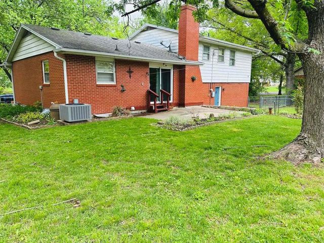 200 ROCKINGHAM DR, Columbia, MO 65203